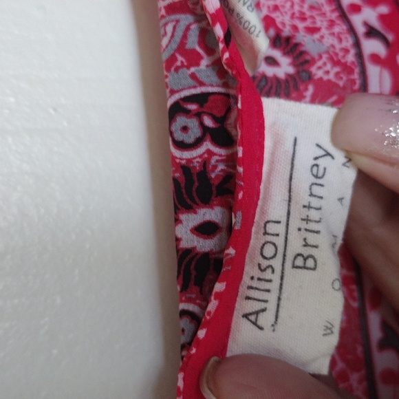 Flowy batwing type blouse - Picture 3 of 5